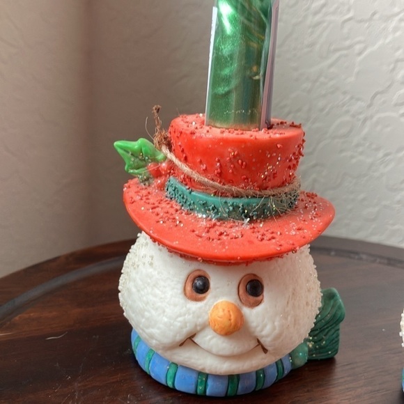 Unbranded: Snowmen tapered candle holders- lot of 2- includes 2 green candles - Picture 10 of 14